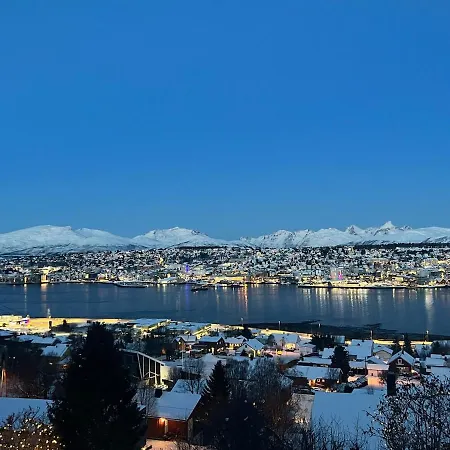 Villa Exclusive With Spectacular Views And Jacuzzi Tromso